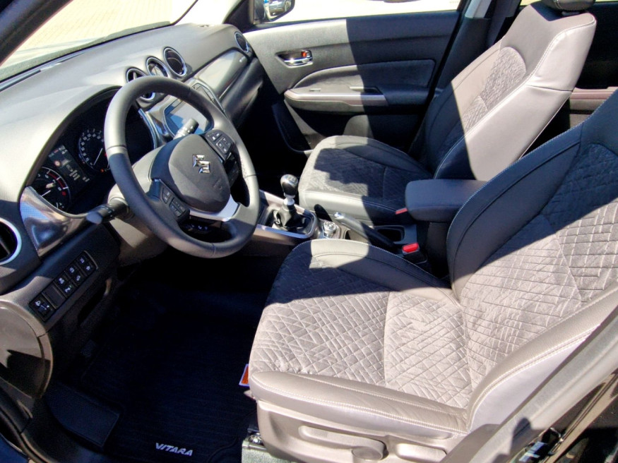 SUZUKI Vitara 4X4 Comfort,Dach,Kamera,Navi