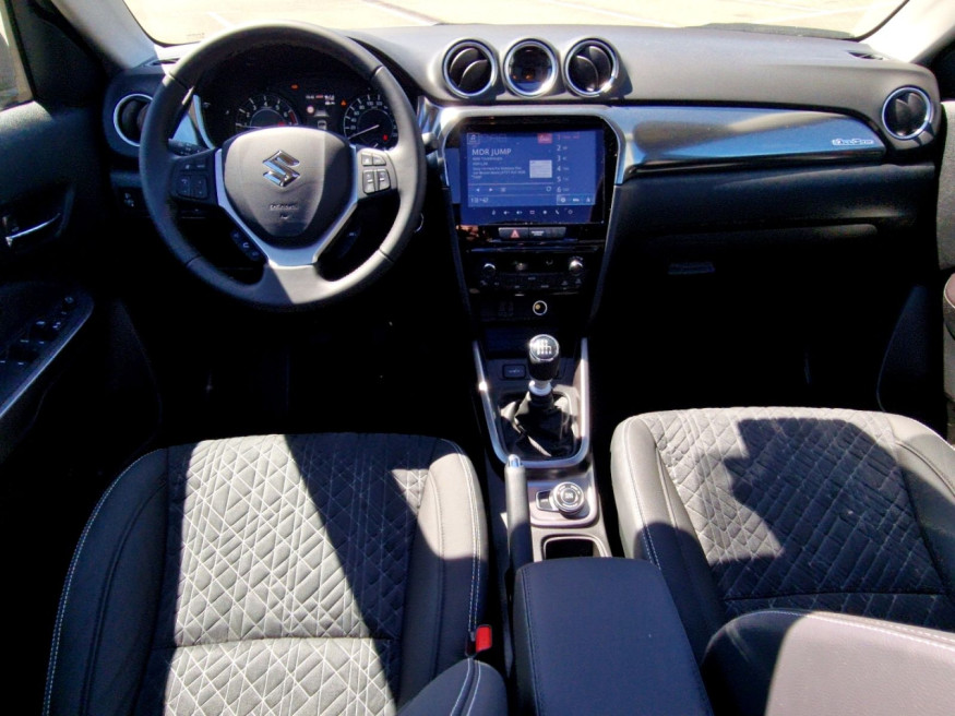 SUZUKI Vitara 4X4 Comfort,Dach,Kamera,Navi