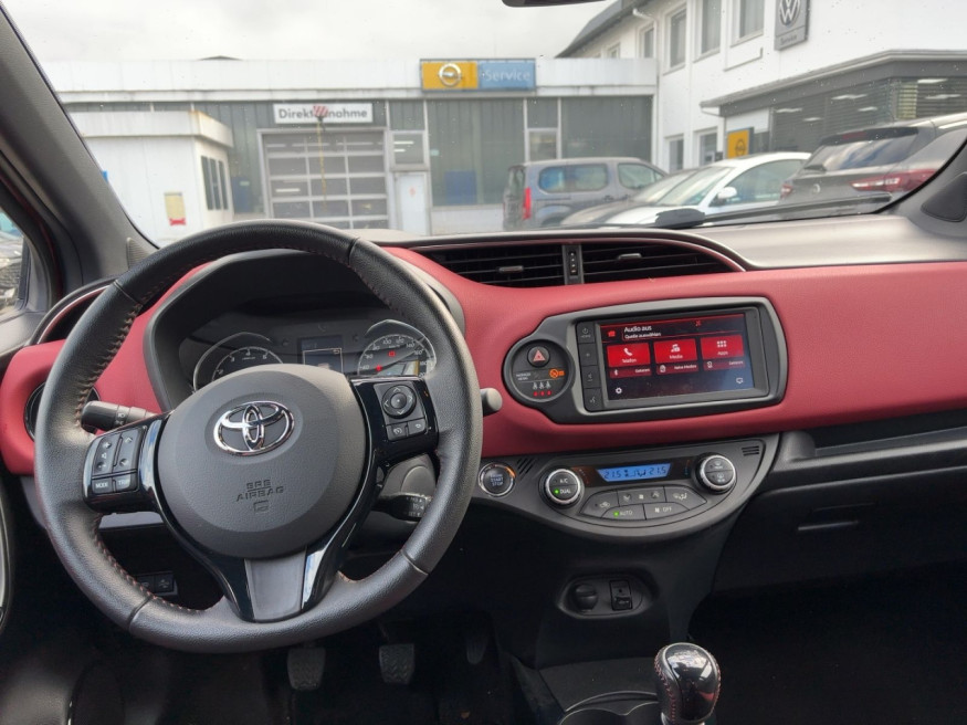 TOYOTA Yaris Style Selection, LED, Kamera