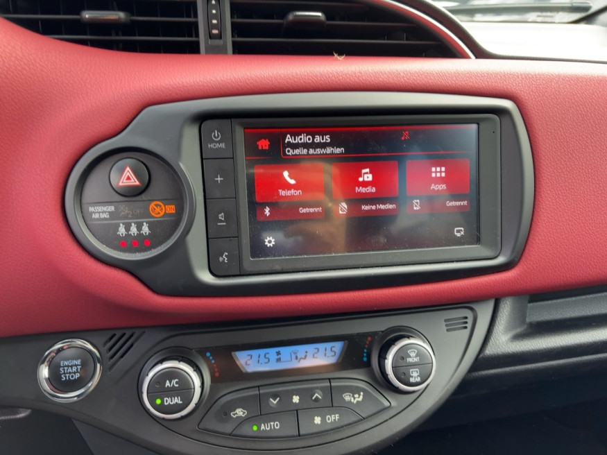 TOYOTA Yaris Style Selection, LED, Kamera