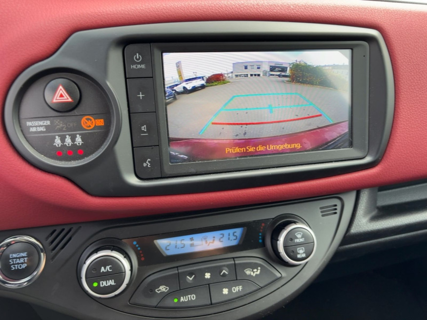 TOYOTA Yaris Style Selection, LED, Kamera