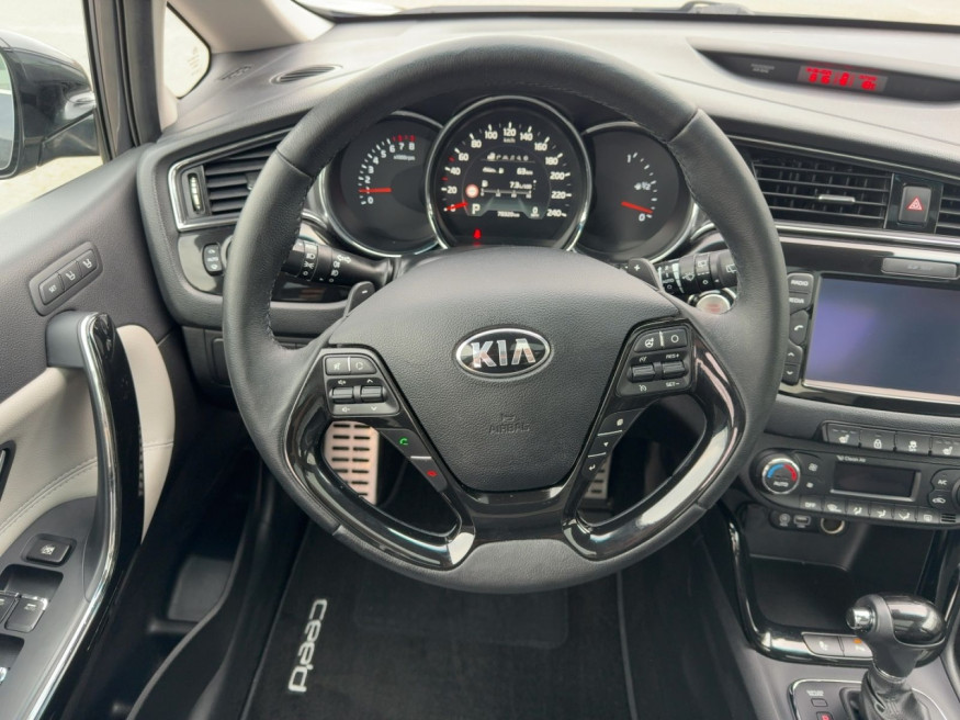 KIA Ceed Platinum Ed.,Panoramadach,PDC