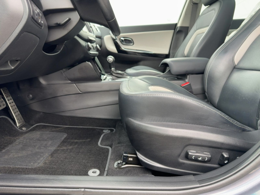 KIA Ceed Platinum Ed.,Panoramadach,PDC