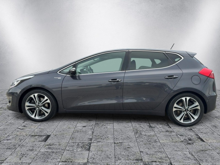 KIA Ceed Platinum Ed.,Panoramadach,PDC