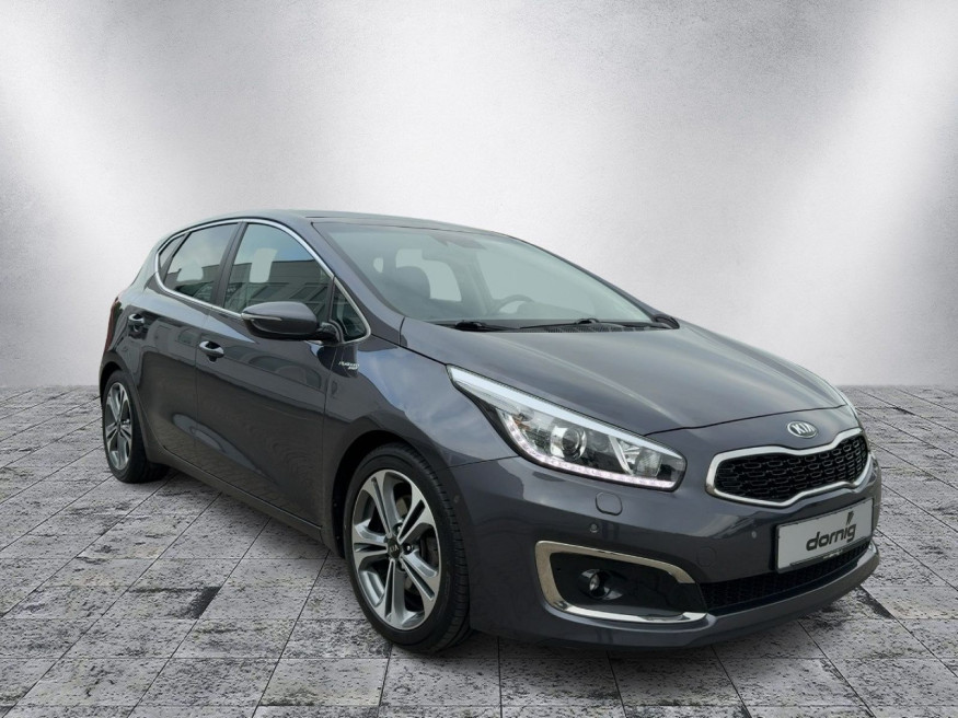KIA Ceed Platinum Ed.,Panoramadach,PDC