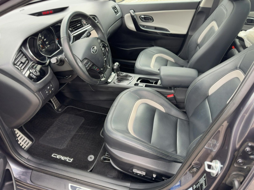 KIA Ceed Platinum Ed.,Panoramadach,PDC