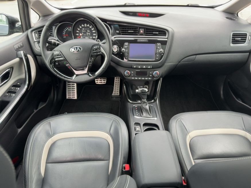 KIA Ceed Platinum Ed.,Panoramadach,PDC