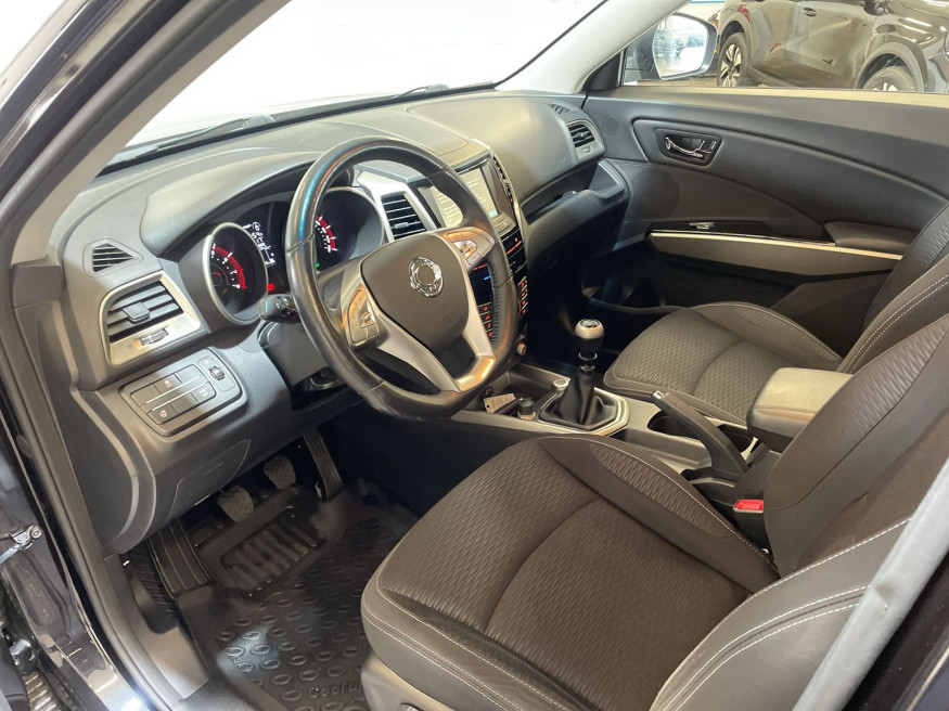 SSANGYONG Tivoli Black+White 4x2,PDC, Kamera hi