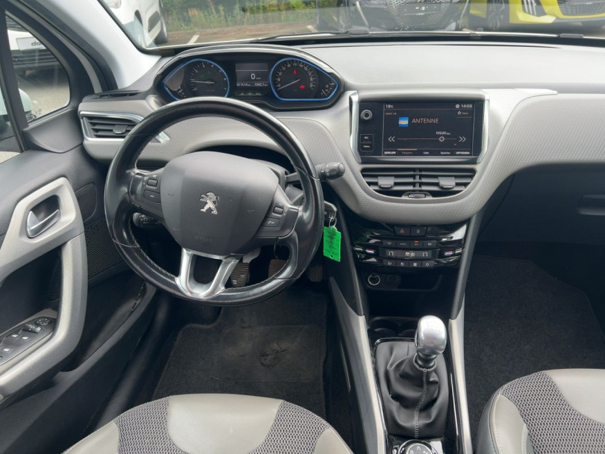 PEUGEOT 2008 Allure Pure Tech 130