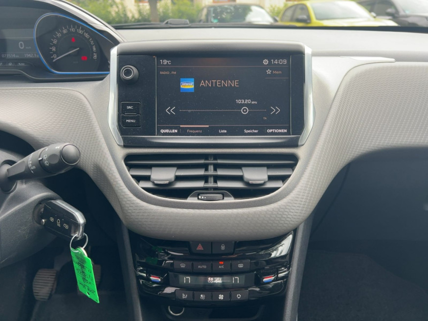 PEUGEOT 2008 Allure Pure Tech 130