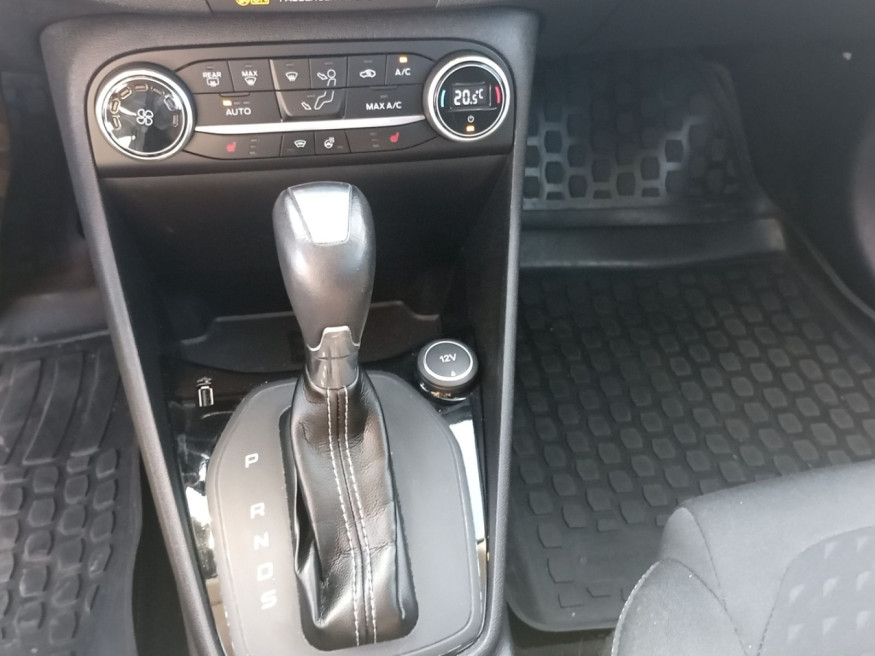 FORD Fiesta Titanium
