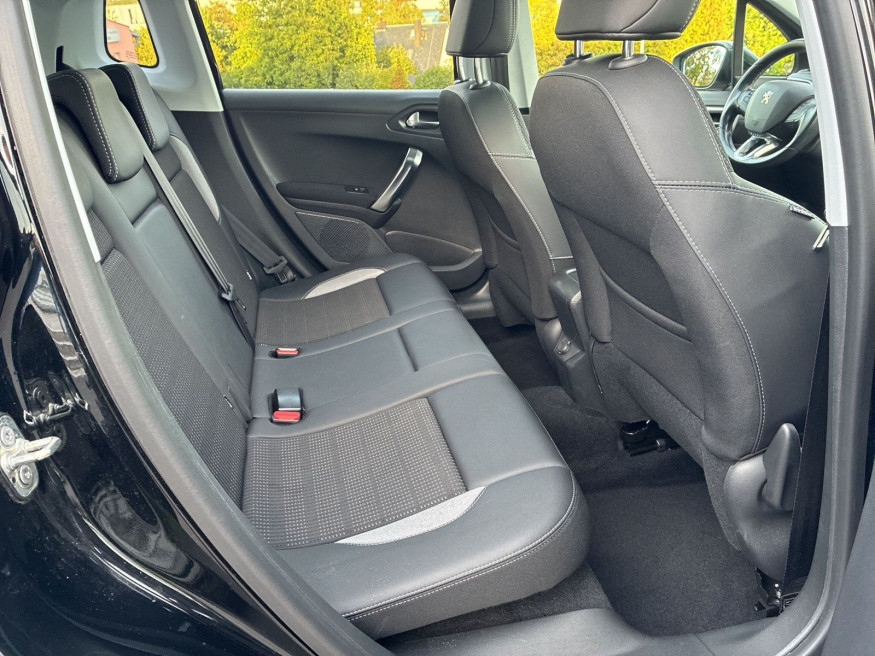 PEUGEOT 2008 Allure Pure Tech 130