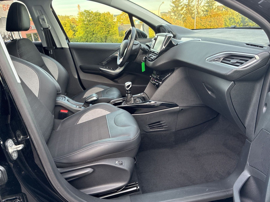 PEUGEOT 2008 Allure Pure Tech 130