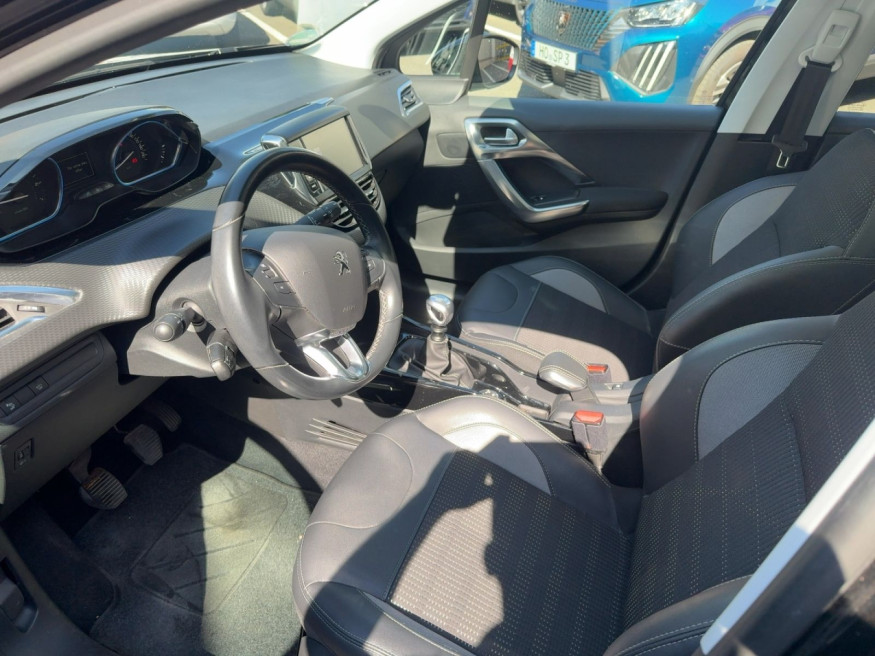 PEUGEOT 2008 Allure Pure Tech 130