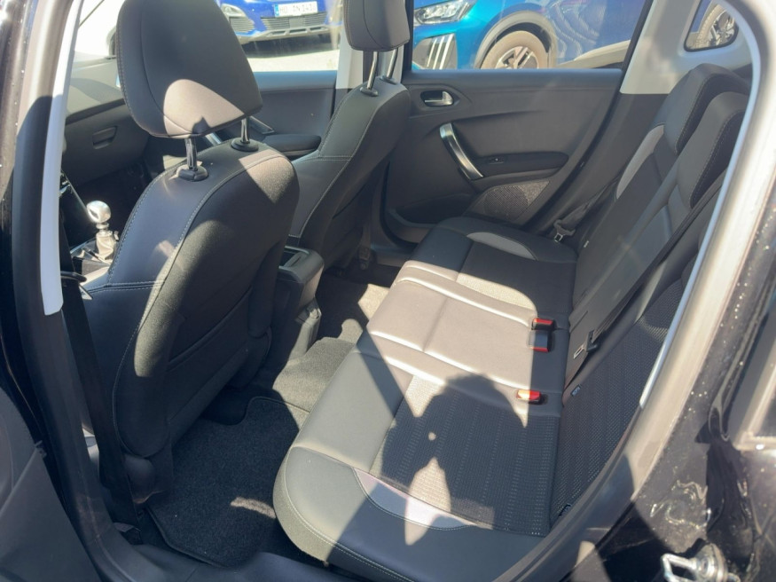 PEUGEOT 2008 Allure Pure Tech 130