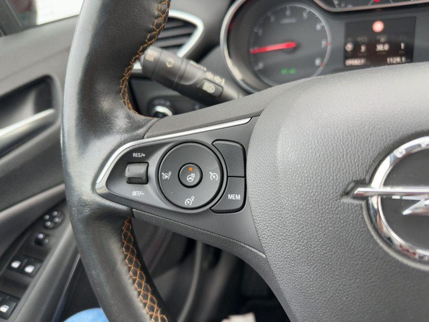 OPEL Crossland X Innovation, PDC