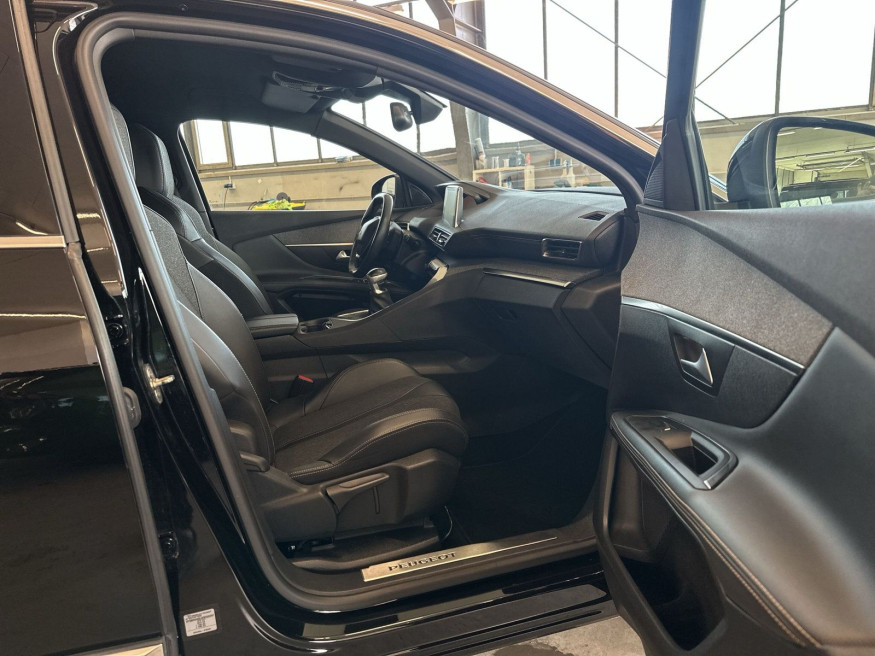 PEUGEOT 3008 Allure GT-Line PT 130