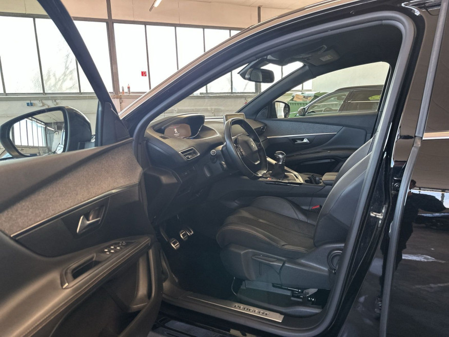 PEUGEOT 3008 Allure GT-Line PT 130