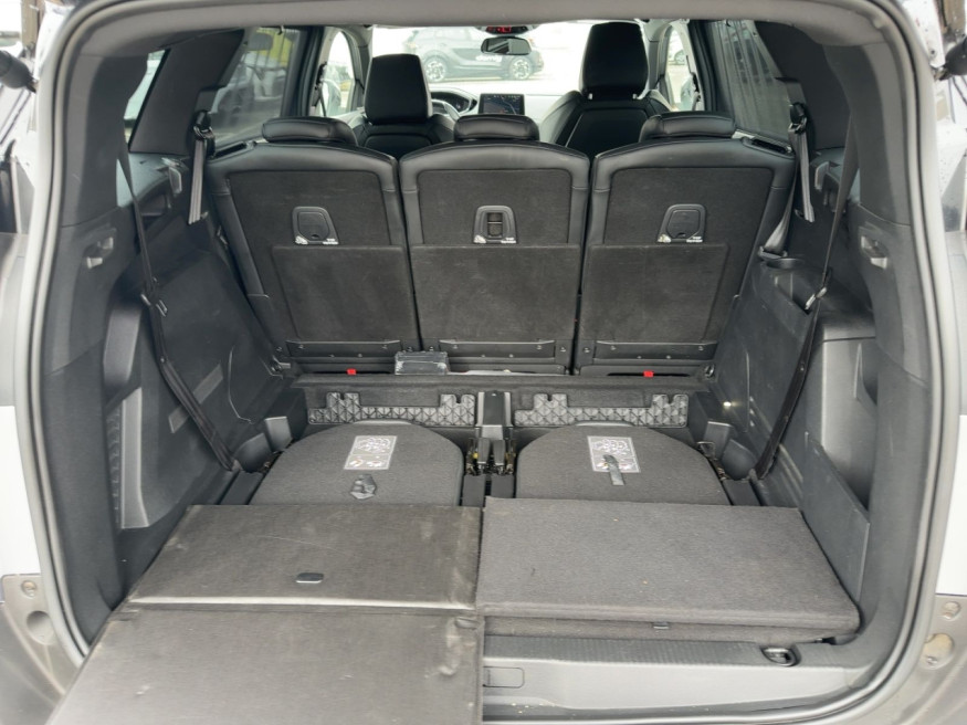 PEUGEOT 5008 GT