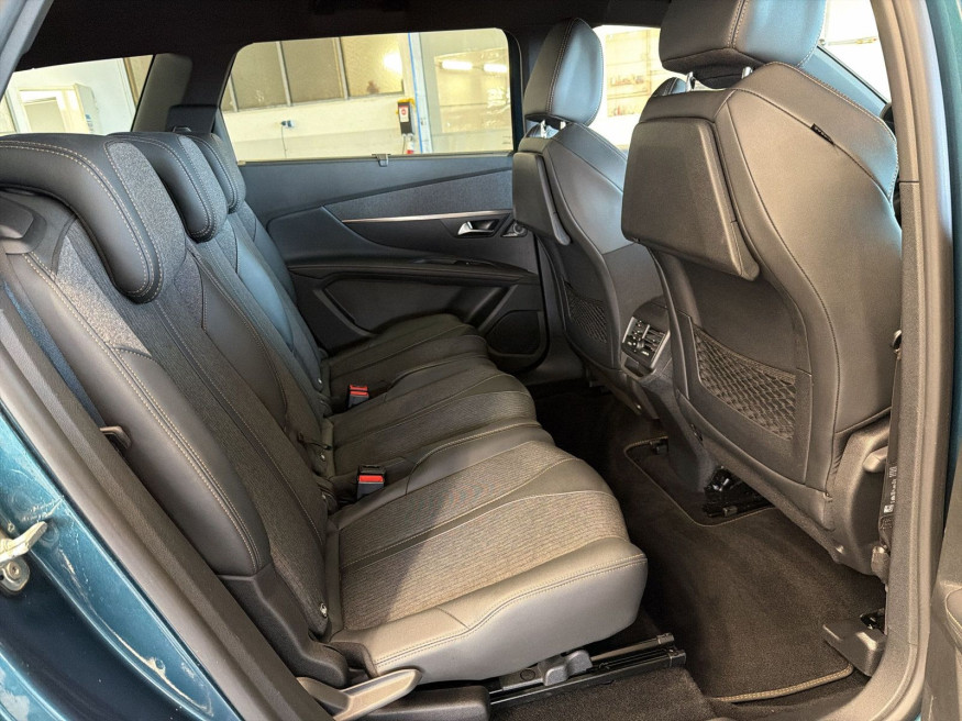PEUGEOT 5008 GT-Line PT 180 EAT8