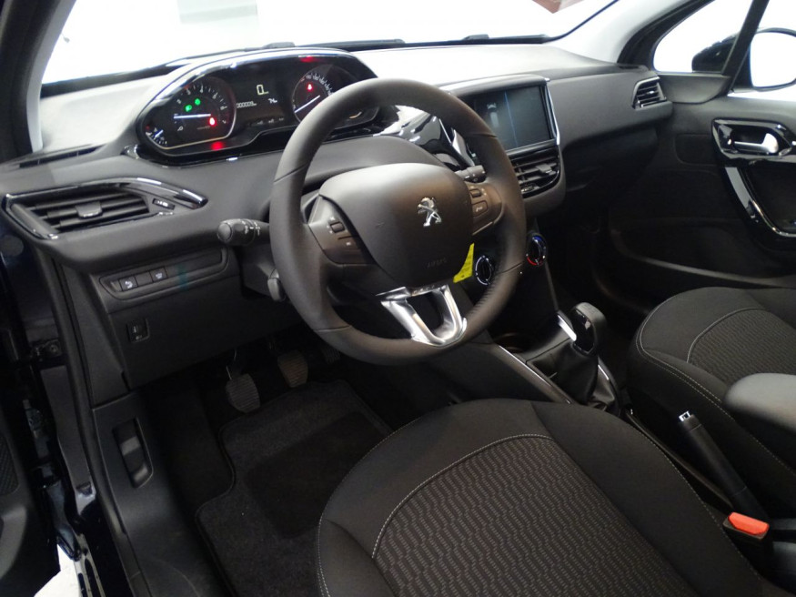 PEUGEOT 208 Active, PureTech, SHZ