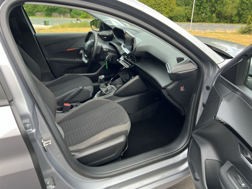 PEUGEOT 208 Active PureTech 75, SHZ