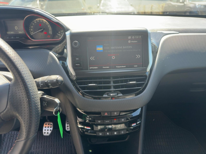 PEUGEOT 2008 Black Edition Pure Tech 130