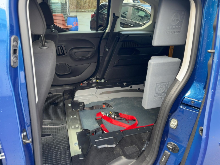 OPEL Combo Rollstuhlumbau