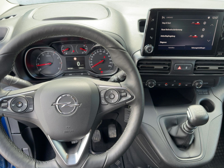 OPEL Combo Rollstuhlumbau