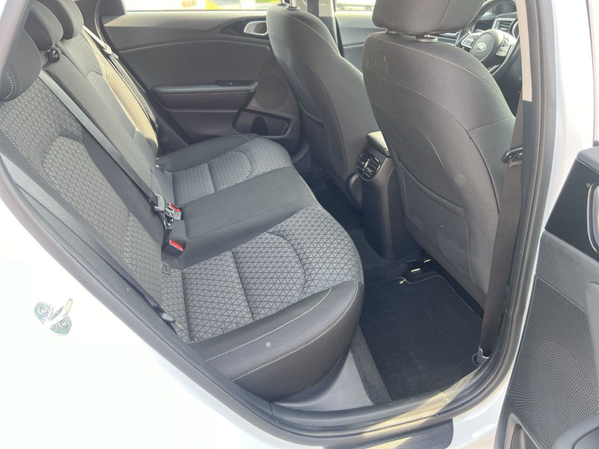 KIA Ceed Spirit, Navi,Klimaaut.,PDC,AHK