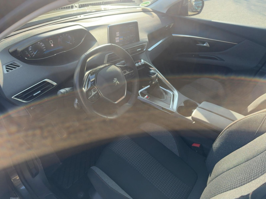 PEUGEOT 3008 Active PureTech 130