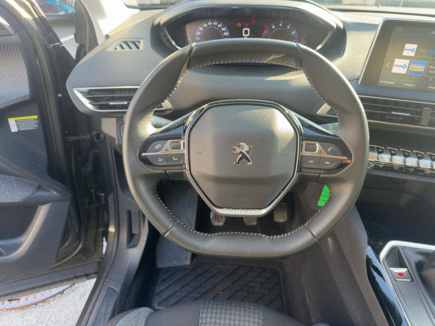 PEUGEOT 3008 Active PureTech 130