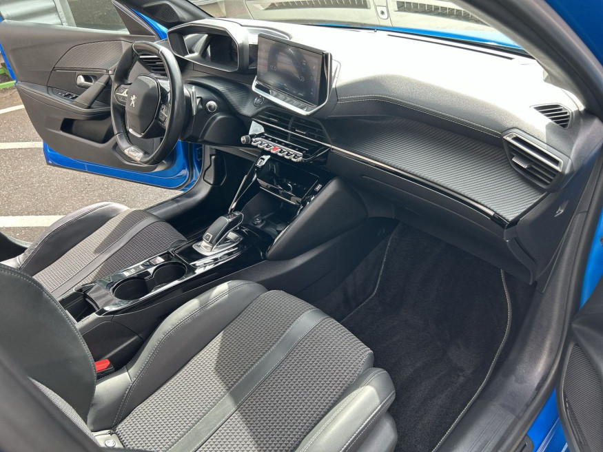 PEUGEOT 208 Allure PureTech130,Navi,Kamera