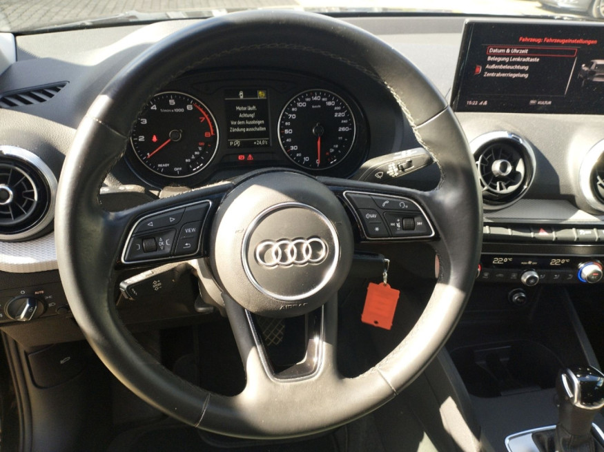 AUDI Q2 35 TFSI advanced, Navi, SHZ