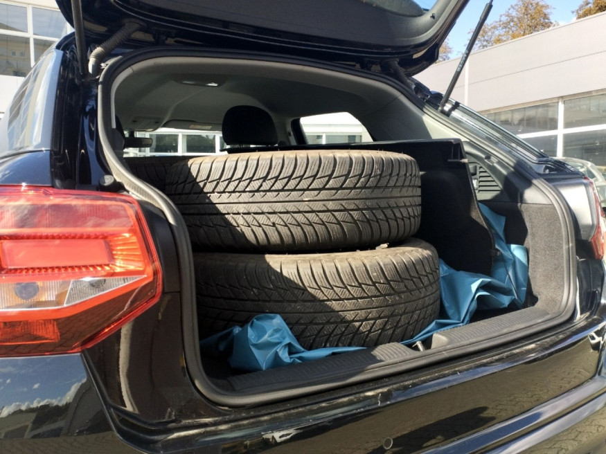 AUDI Q2 35 TFSI advanced, Navi, SHZ
