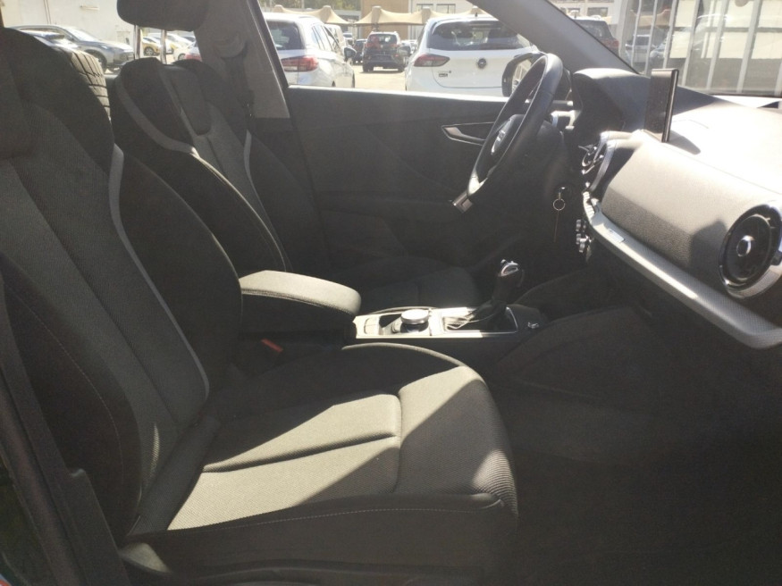 AUDI Q2 35 TFSI advanced, Navi, SHZ