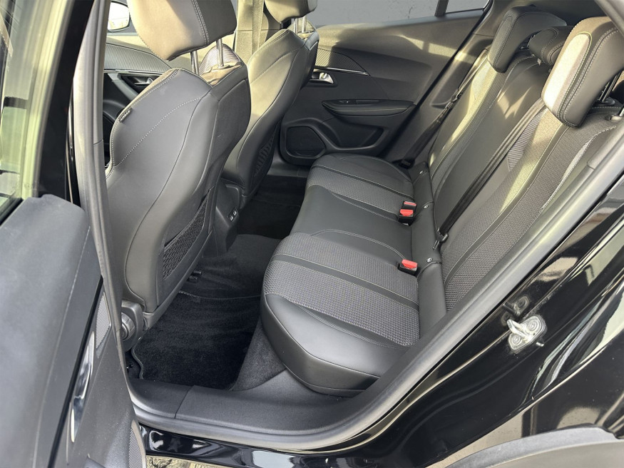 PEUGEOT 2008 GT Elektro 136