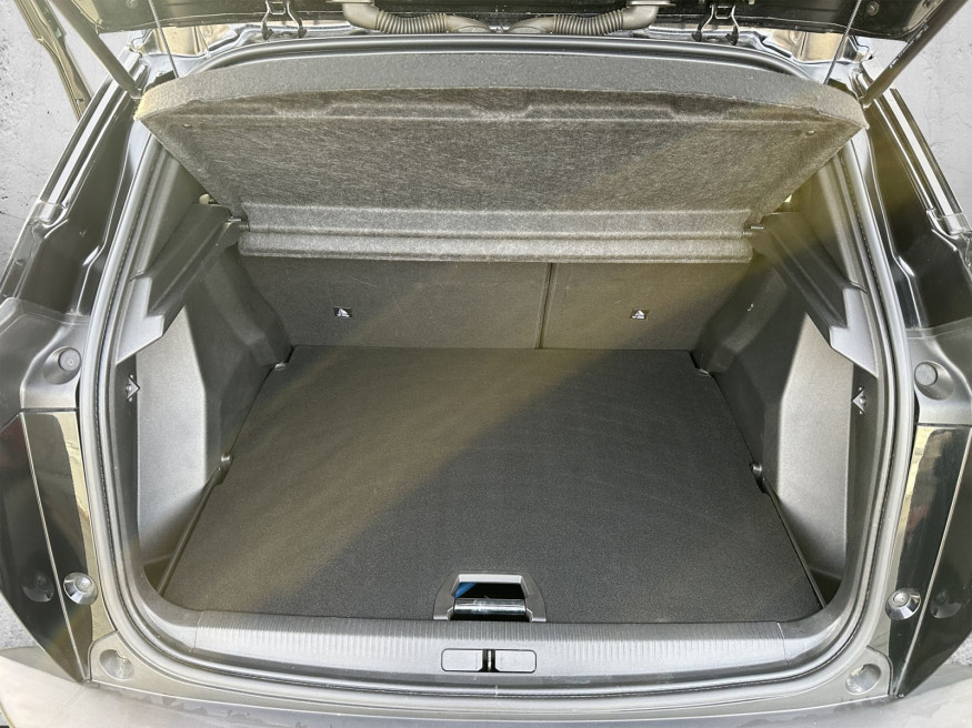PEUGEOT 2008 GT Elektro 136
