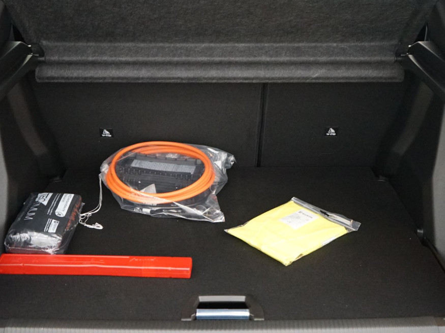 PEUGEOT 2008 Active Pack Elektro 136