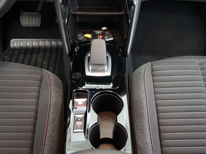 PEUGEOT 2008 Active Pack Elektro 136