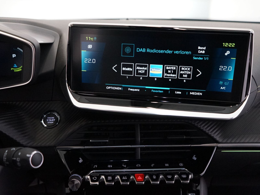 PEUGEOT 2008 GT Pack Elektro 136 Glasdach