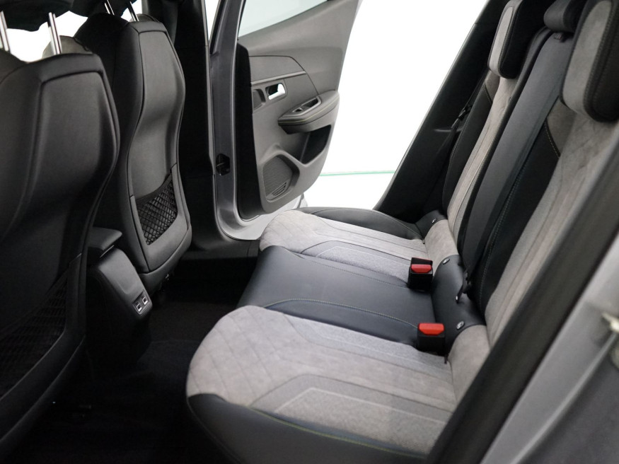PEUGEOT 2008 GT Pack Elektro 136 Glasdach