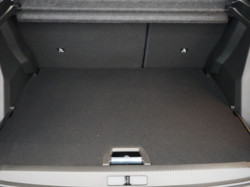 PEUGEOT 2008 GT Pack Elektro 136 Glasdach