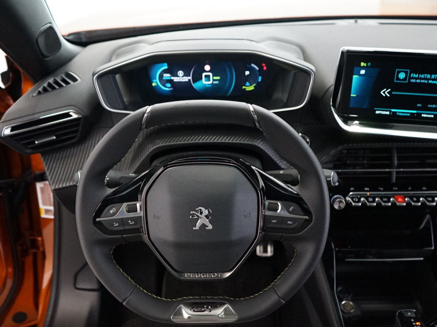 PEUGEOT 2008 GT Pack Elektro 136 Glasdach