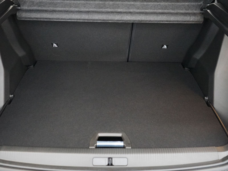PEUGEOT 2008 GT Pack Elektro 136 Glasdach