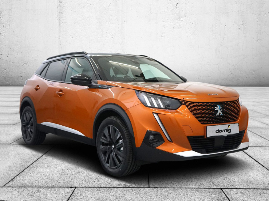 PEUGEOT 2008 GT Pack Elektro 136 Glasdach