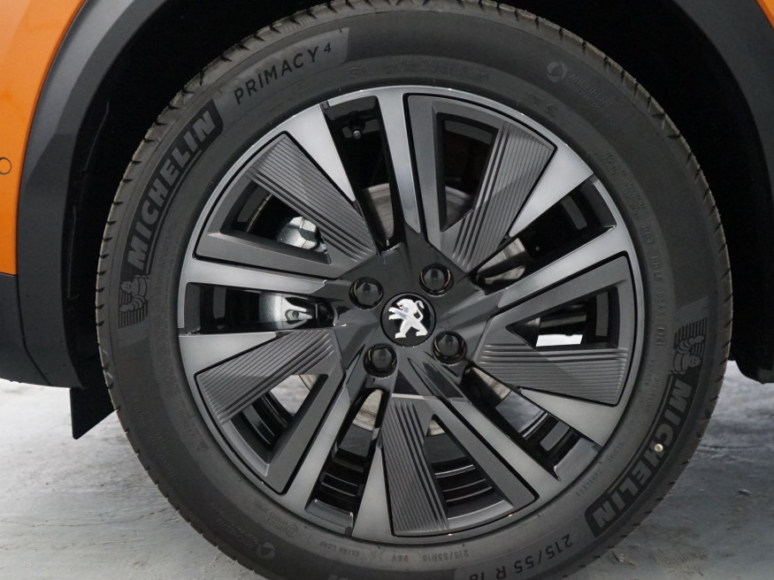PEUGEOT 2008 GT Pack Elektro 136 Glasdach