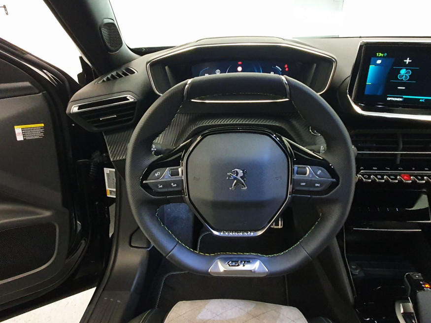 PEUGEOT 2008 GT Pack Elektro 136