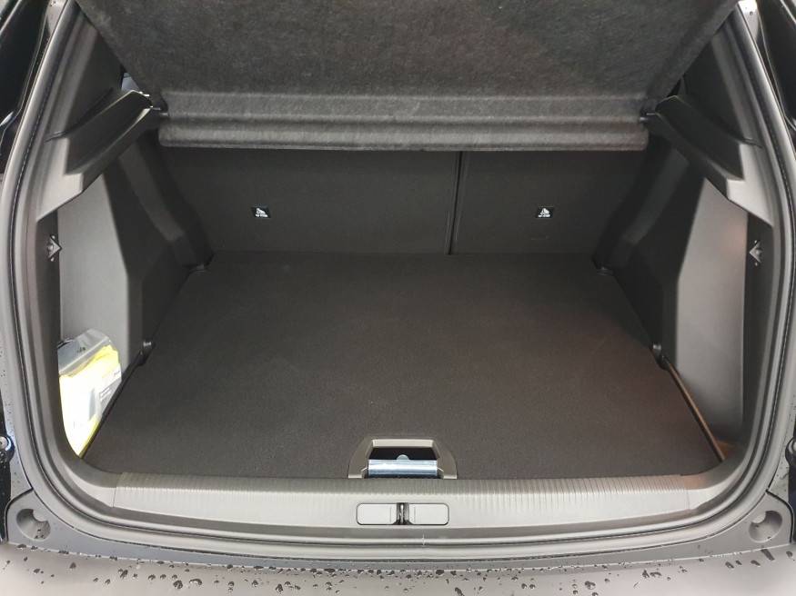 PEUGEOT 2008 GT Pack Elektro 136