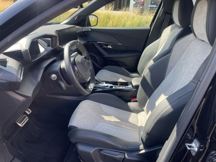 PEUGEOT 2008 GT Pack Elektro 136